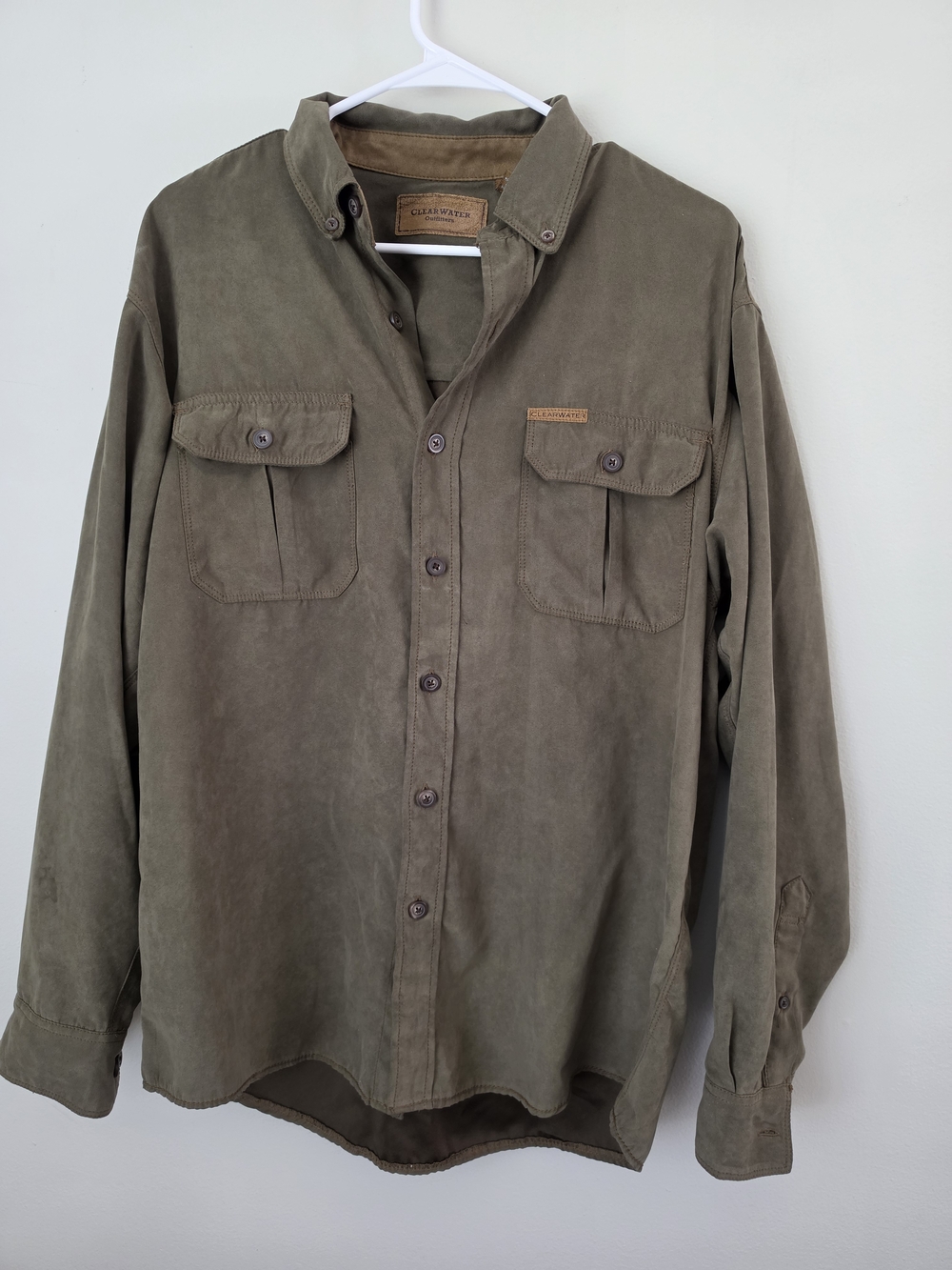 Classic Men's Olive Button-Up Shirt - CLEAN WASH